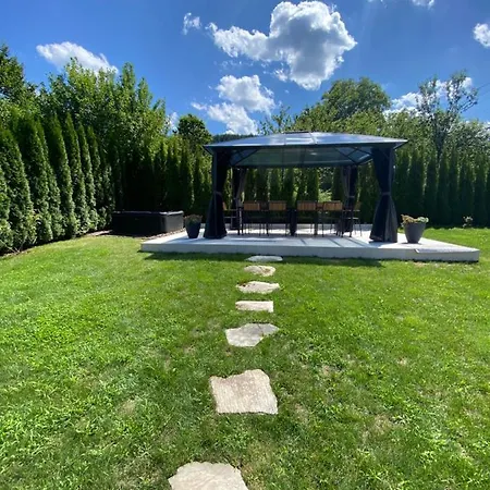 Luxury Guests House “heaven Hill”, برافيتس